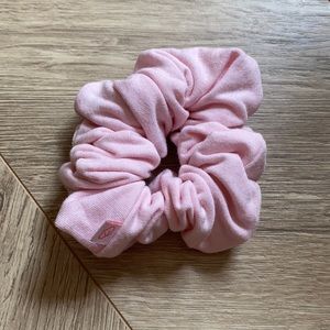 THE DEW EDIT By Kaitlyn Bristowe Pink Scrunchie